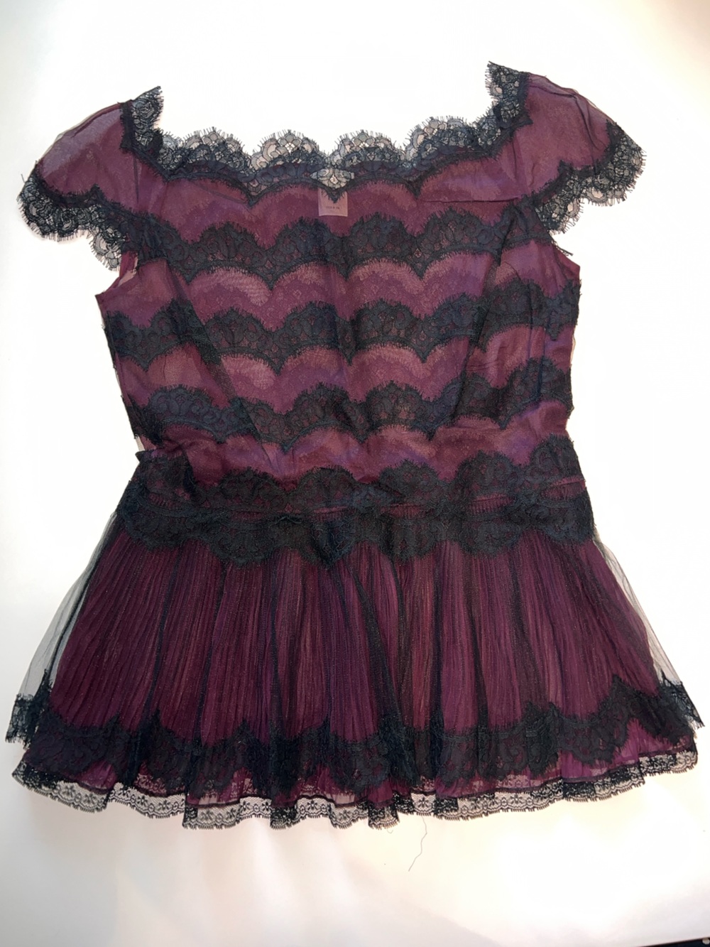 Oscar de la Renta Plum and Black Lace Peplum Top